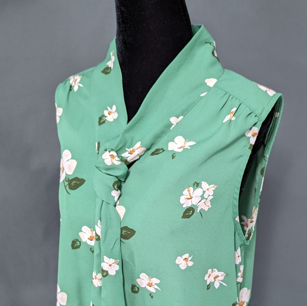 Rachel Zoe Sleeveless Floral Blouse with neck tie, Large